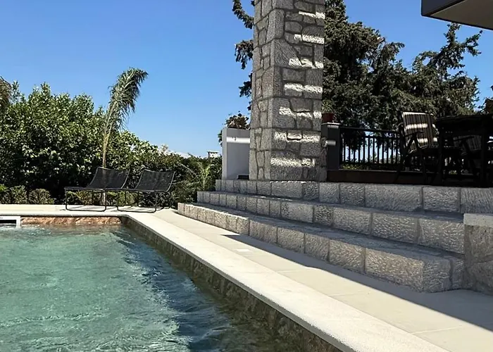 Seaview Villa - Amazing Sea & Mountain View